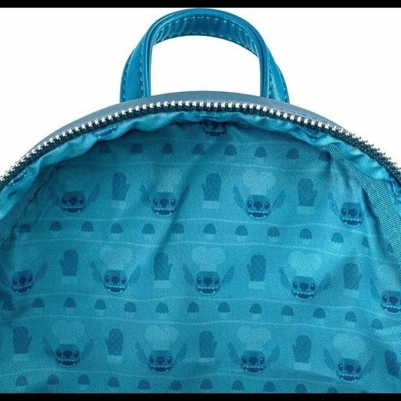 LOUNGEFLY 2020 FALL VIRTUAL CON DISNEY BAKER STITCH LIMITED EXCLUSIVE BACKPACK. - Picture 5 of 5